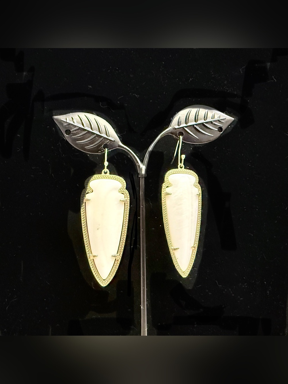 Kendra Scott Skylar Arrowhead Drop Earrings Mother of Pearl Gold Tone